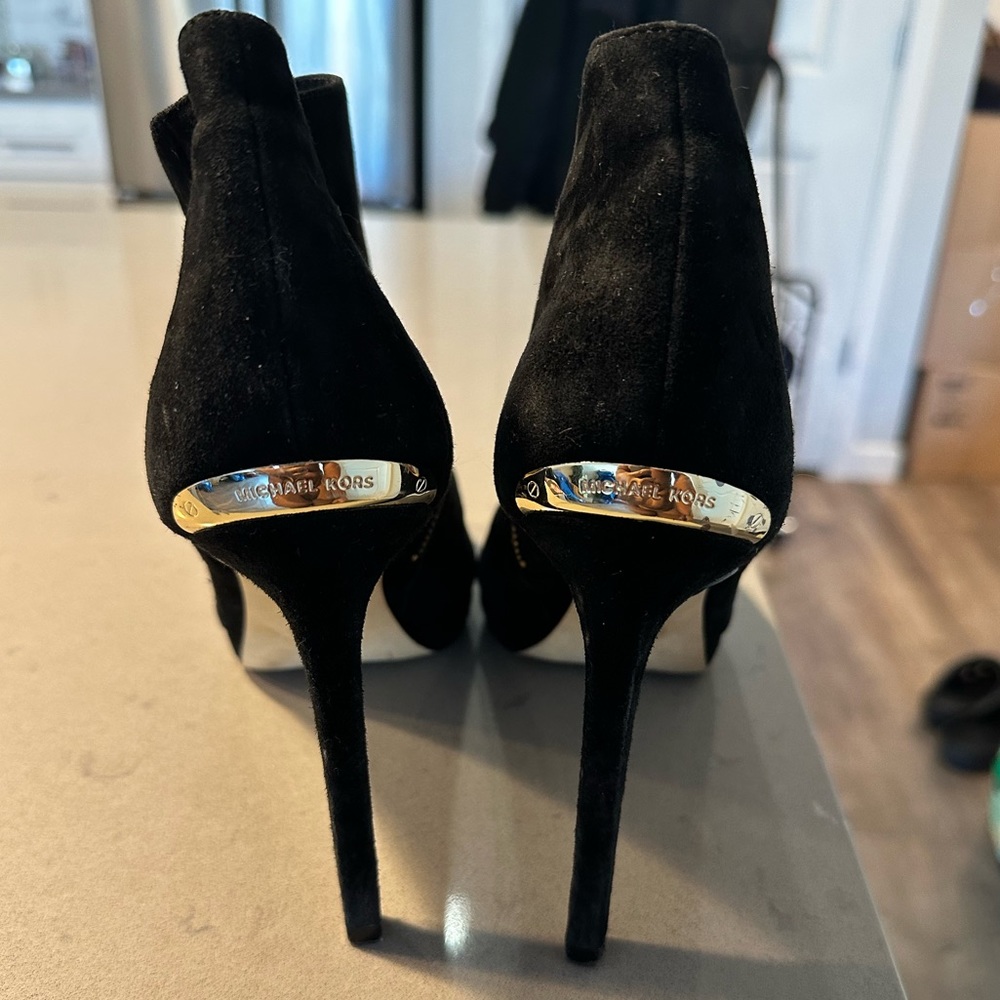 Michael Kors Black & Gold Heels